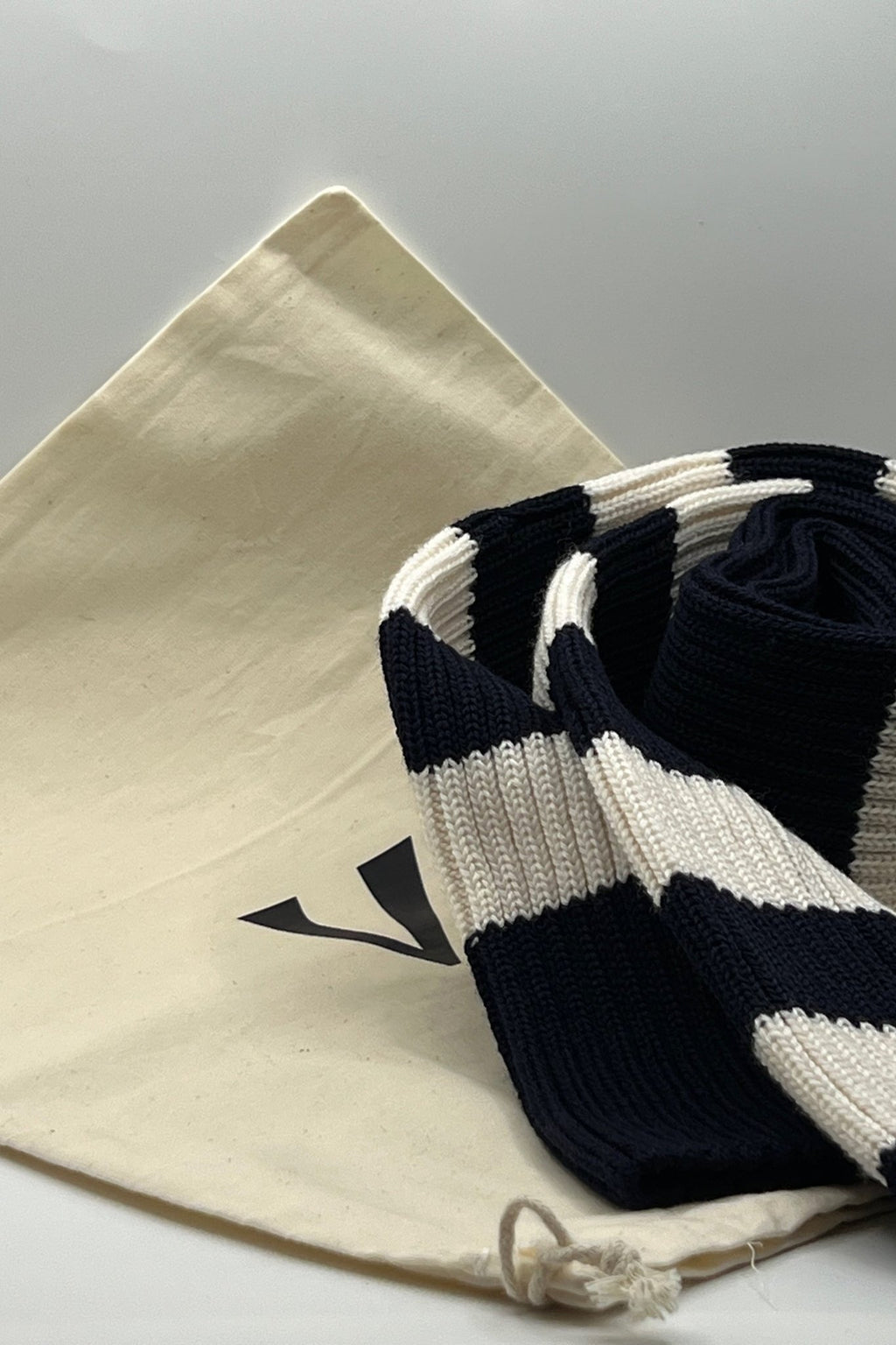 C2 S dark-navy/off-white