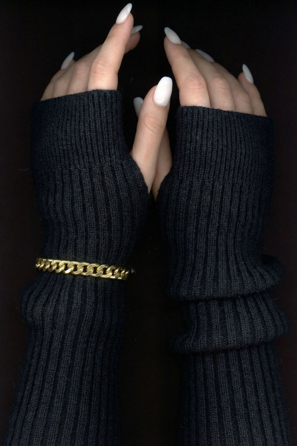 R1 solid-black